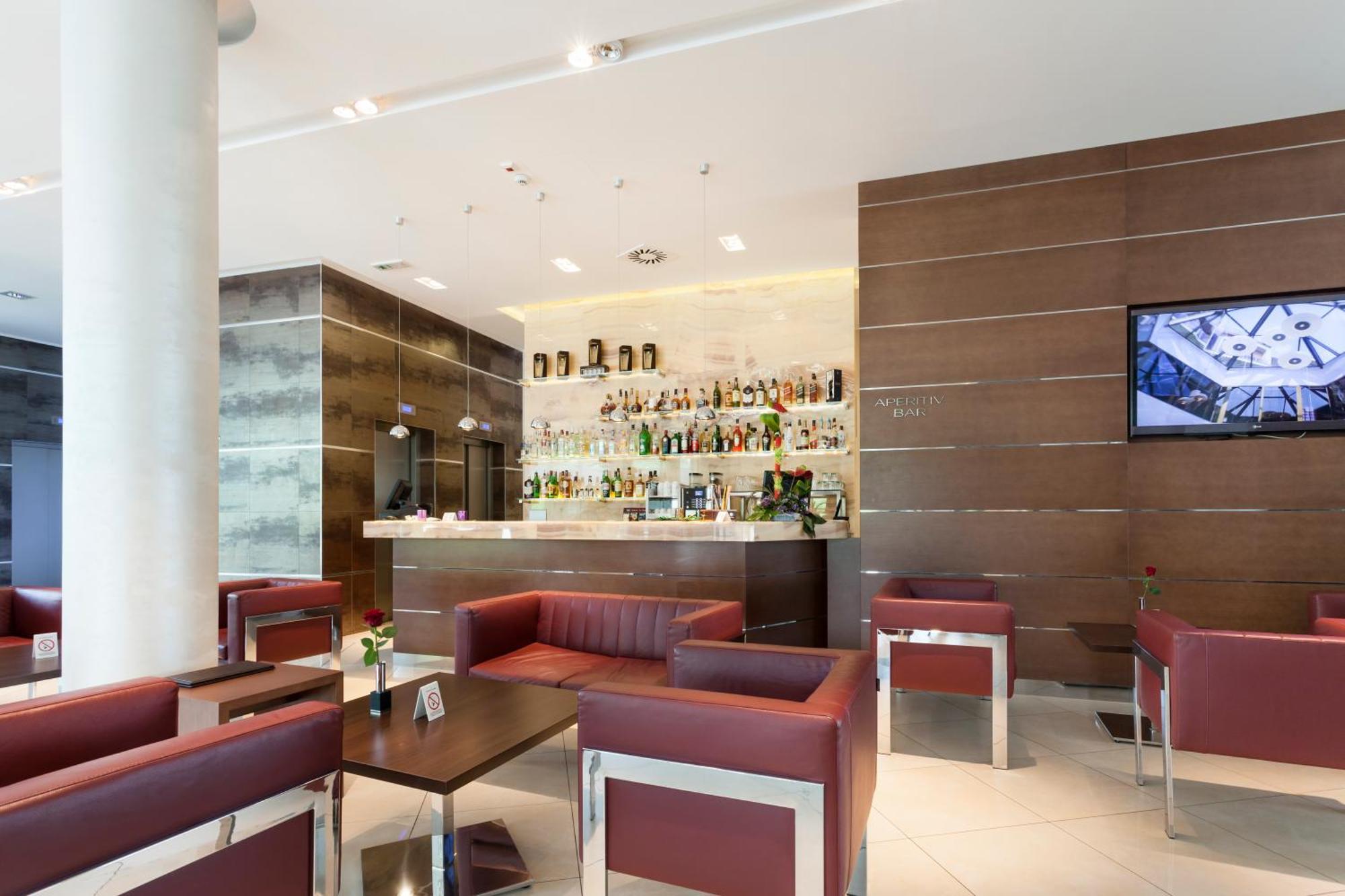 Hotel Premier Aqua - Adults Only เวิร์ดนิค ภายนอก รูปภาพ The lounge at the airport