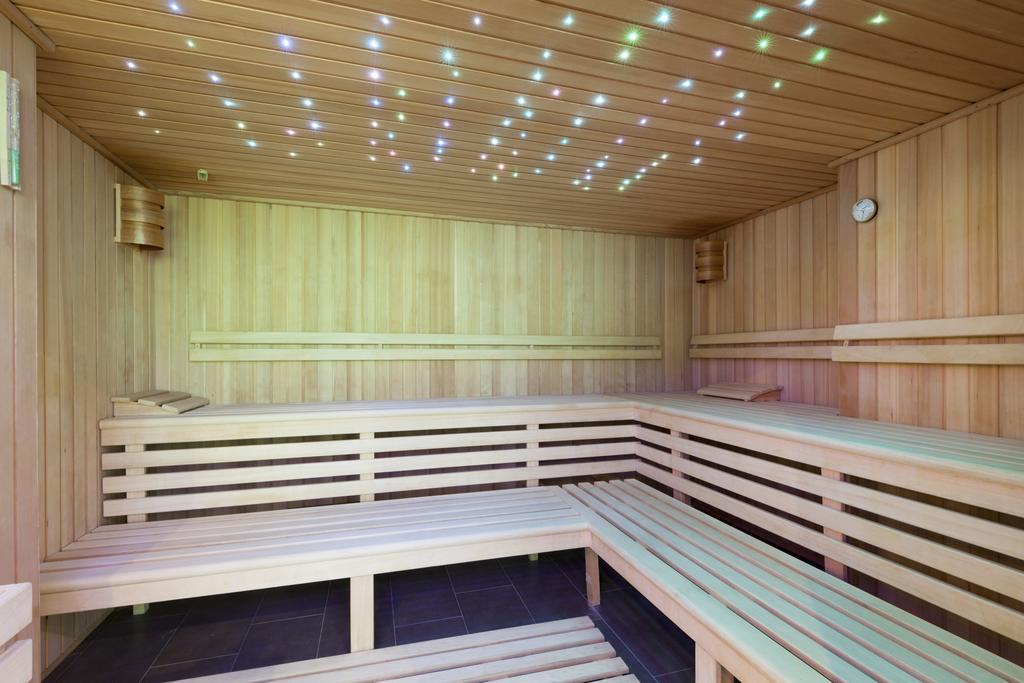 Hotel Premier Aqua - Adults Only เวิร์ดนิค ภายนอก รูปภาพ A modern Finnish sauna
