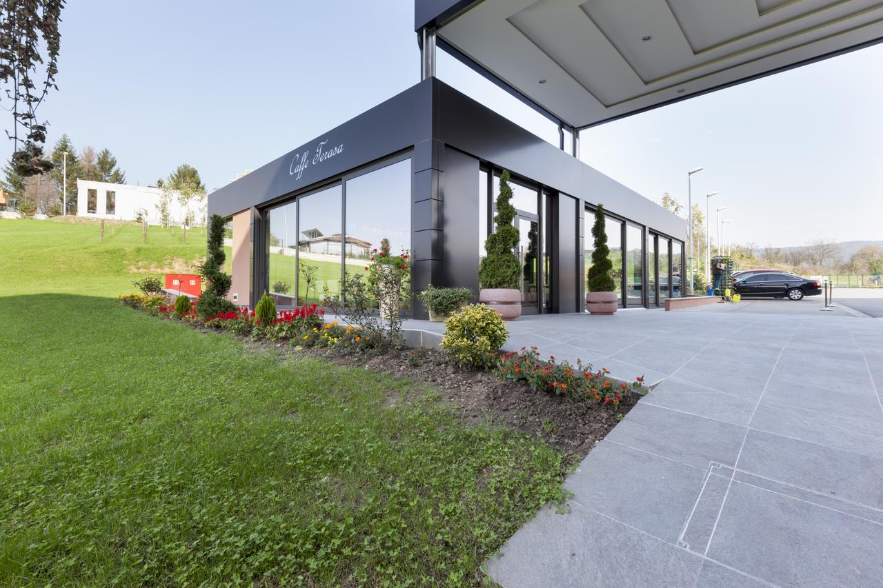 Hotel Premier Aqua - Adults Only เวิร์ดนิค ภายนอก รูปภาพ Entrance of the new crematorium
